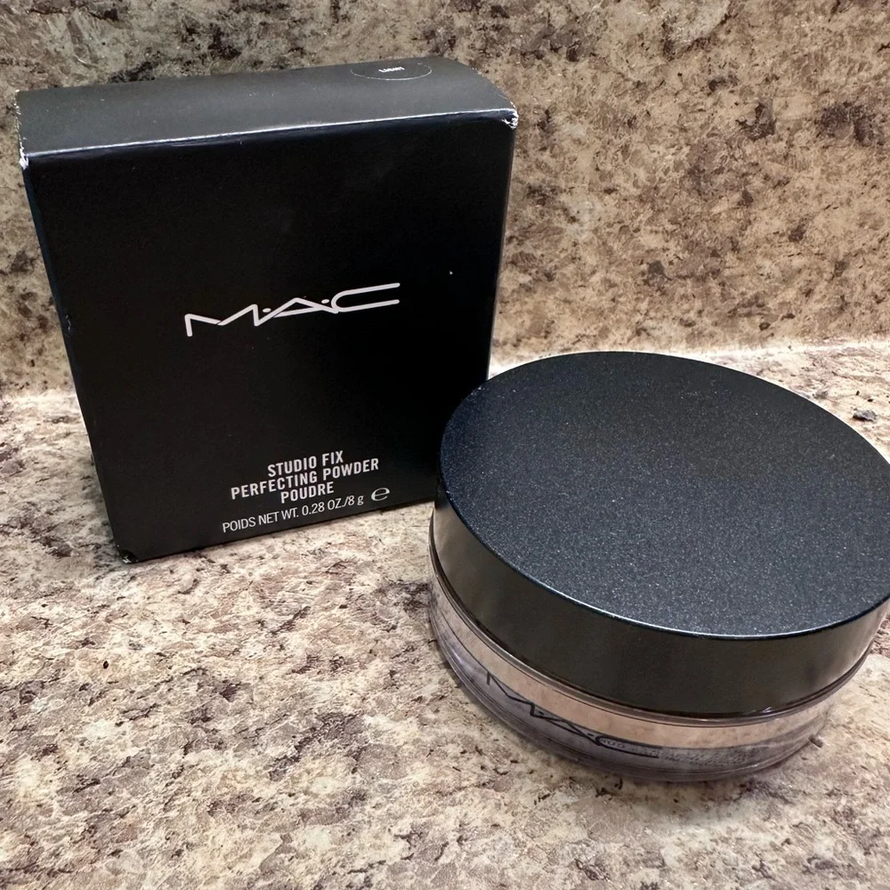 MAC STUDIO FIX PERFECTING POWDER NEW